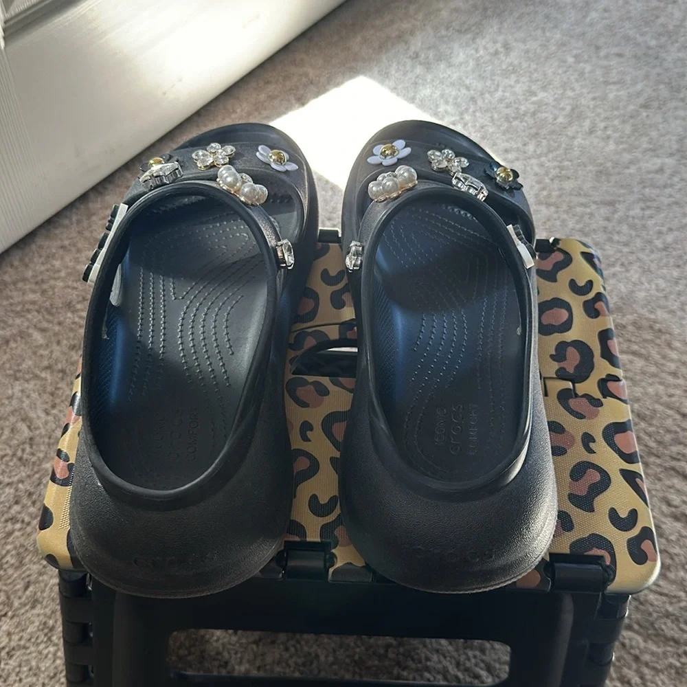 Crocs - Picture 2 of 5